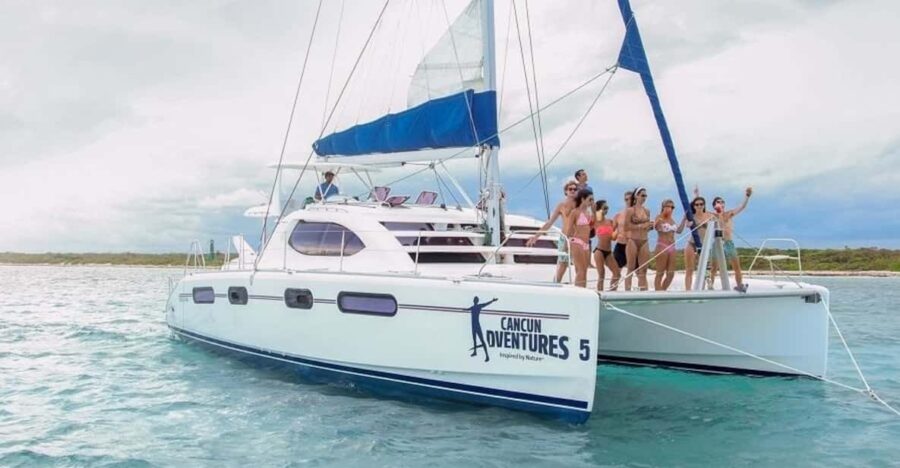 Luxury Sailing and Snorkeling Puerto Aventuras