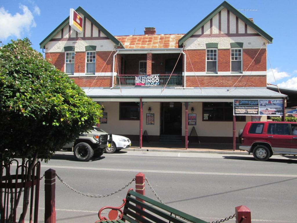 Maclean Hotel - Hotel Overview