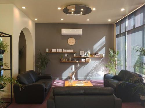 Madison Spa Motel - Adults Only - Overview and Location