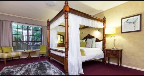 Mahogany Inn and Distillery - Location and Accessibility