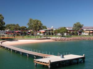 Majestic Oasis Apartments - Property Details