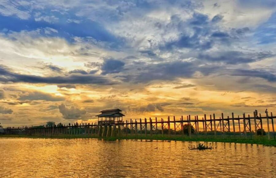 Mandalay: Sagaing, Innwa, and Amarapura Sightseeing Tour