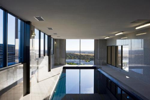 Mantra Melbourne Airport - Overview and Location