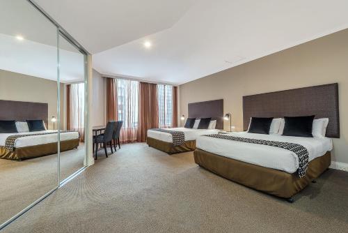 Mantra on Little Bourke Review - Exceptional Location and Accessibility