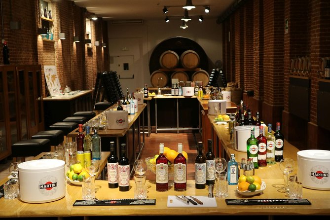 Martini Cocktail Experience in Pessione, Italy