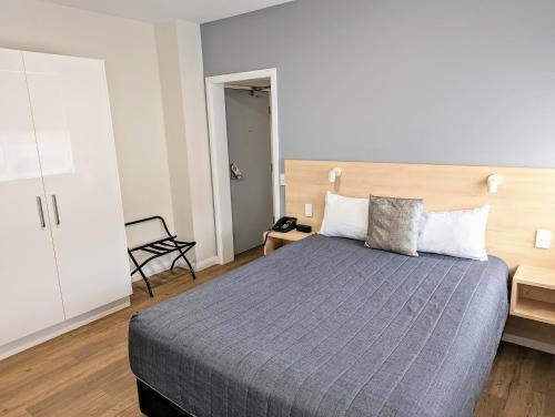 Mayfair Plaza Motel and Apartments - Property Overview