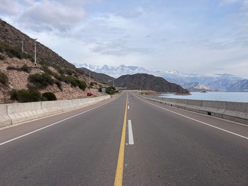Mendoza: InBuddies – Mountain Road Experience