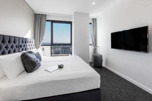 Meriton Suites Kent Street, Sydney - Location and Accessibility