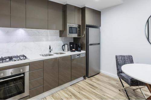 Meriton Suites Mascot Central - Hotel Overview