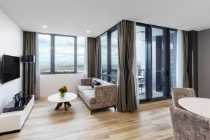 Meriton Suites Southport - Hotel Overview