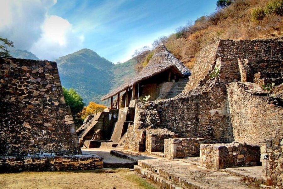 Mexico City: Malinalco & Chalma Cultural Tour