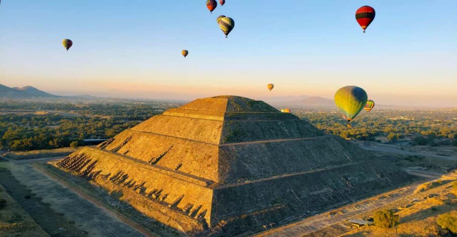 Mexico City: Teotihuacan Air Balloon Flight & Cave Breakfast