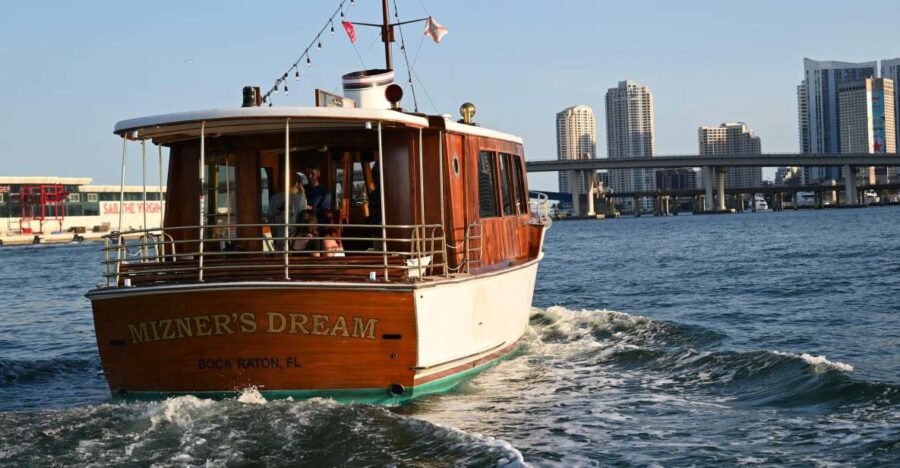 Miami: Miami Skyline Vintage Yacht Cruise,