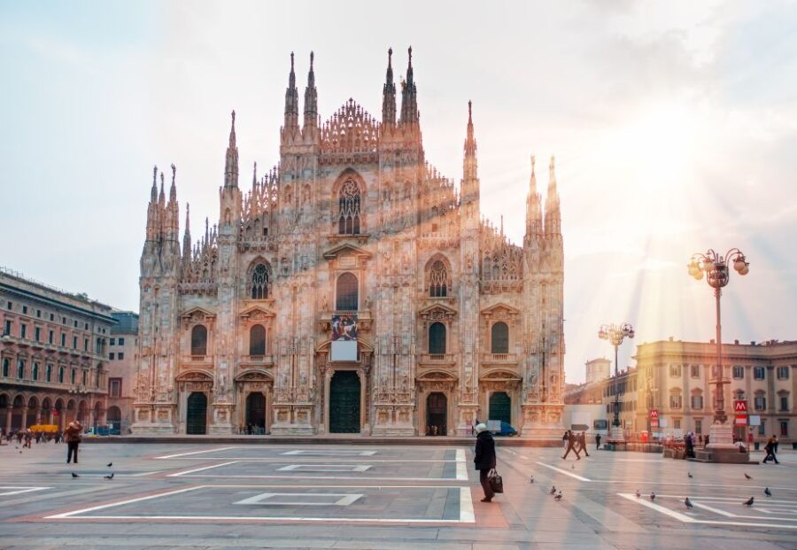 Milan: City Walking Tour in Small Group