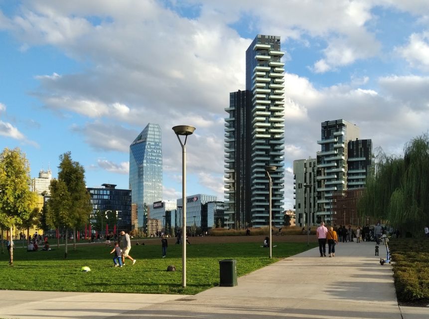 Milans Modern Architecture: 3-Hour Bike Tour