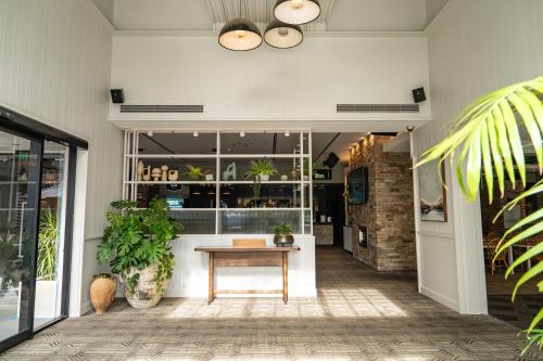 Mill Hotel Milperra Panania - Location and Distance