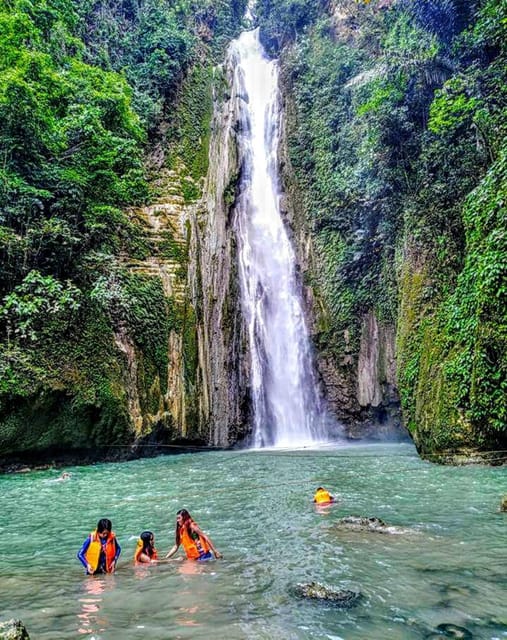 Moalboal: Island Hopping and Mantayupan Falls Day Trip
