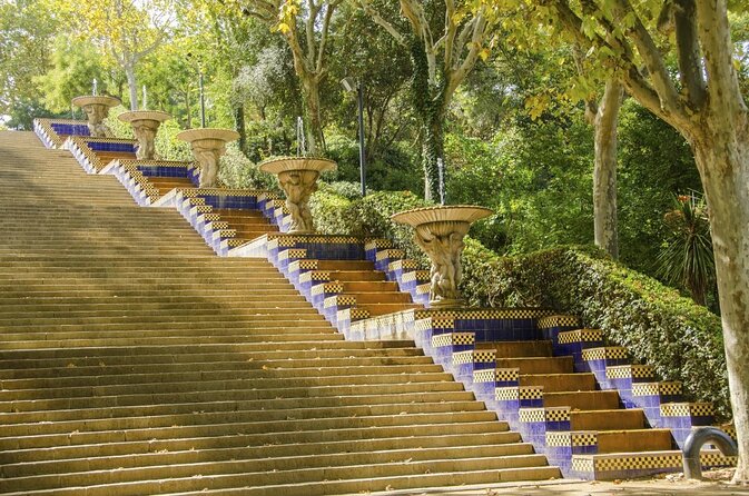 Montjuïc: Magic & Art Bike Tour Barcelona
