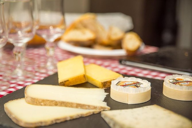 Montmartre the Private Food Tasting Tour With a French Gastronomy Expert - Exploring Montmartres Hidden Food Gems