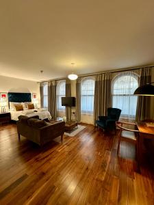 Monument Serviced Apartments - Property Overview and Location