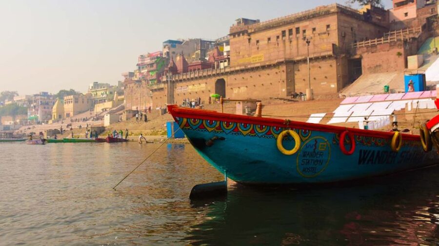 Morning Aarti With Boat Ride & Rooftop Breakfast