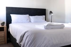 Motel On Becker - Location and Convenience