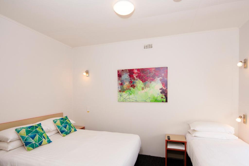 Mowbray Hotel - Overview and Location