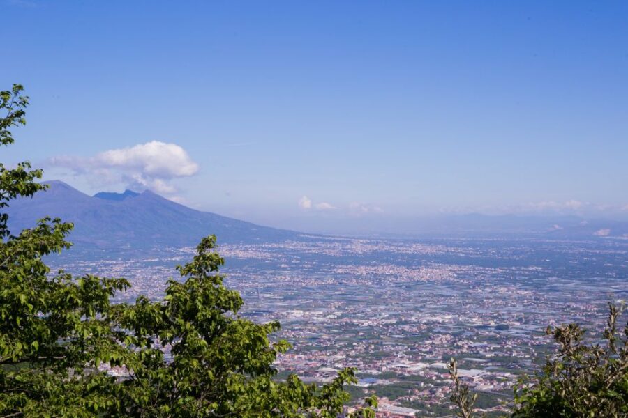 Naples: Private Minivan Transfer to or From the Amalfi Coast