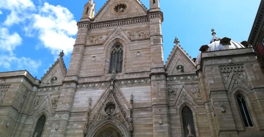 Naples Walking Tour & Babà Cake Tasting