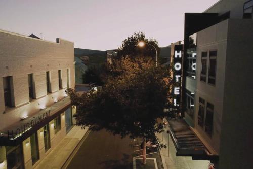 New Haus by Hougoumont Hotel, Former Bannister 22 - Hotel Overview