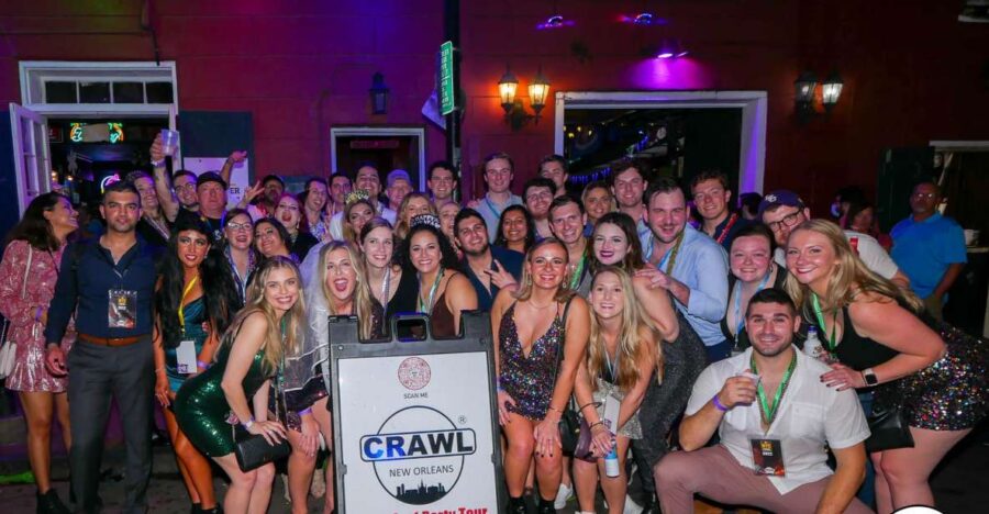 New Orleans: VIP Bar and Club Crawl Tour With Free Shots