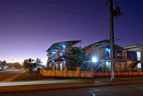 Newman Hotel - Hotel Overview