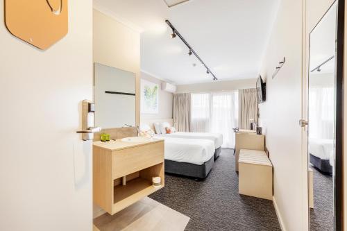 Nightcap at Findon Hotel - Hotel Location and Accessibility
