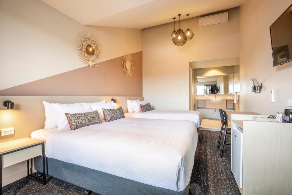 Nightcap at Manhattan Hotel Review