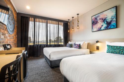 Nightcap at Millers Inn - Hotel Overview and Location