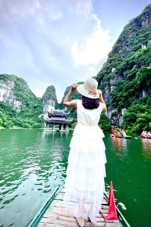 Ninh Binh Group Tour:Bai Dinh-Trang An-Mua Cave-Limousine