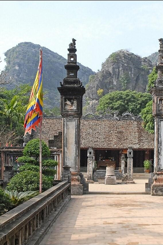 Ninh Binh – Hoa Lu – Trang an Boating – Mua Cave 1 Day Tour