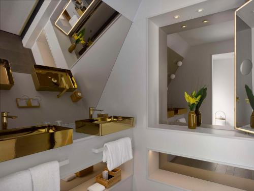 Nobu Hotel London Shoreditch - Location and Accessibility