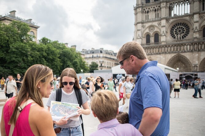 Notre Dame and Sainte Chapelle Private Tour – Skip the Line & Local Expert Guide
