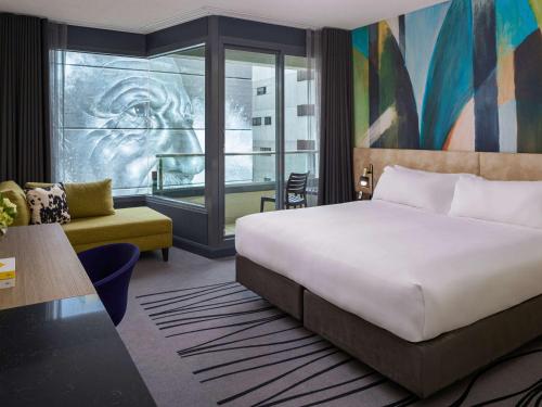 Novotel Geelong - Convenient Location