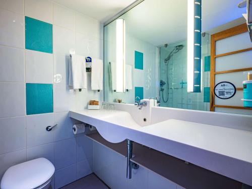 Novotel London West - Hotel Overview