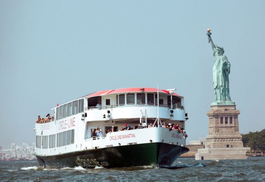 NYC: Circle Line Landmarks Cruise Skip-The-Box-Office