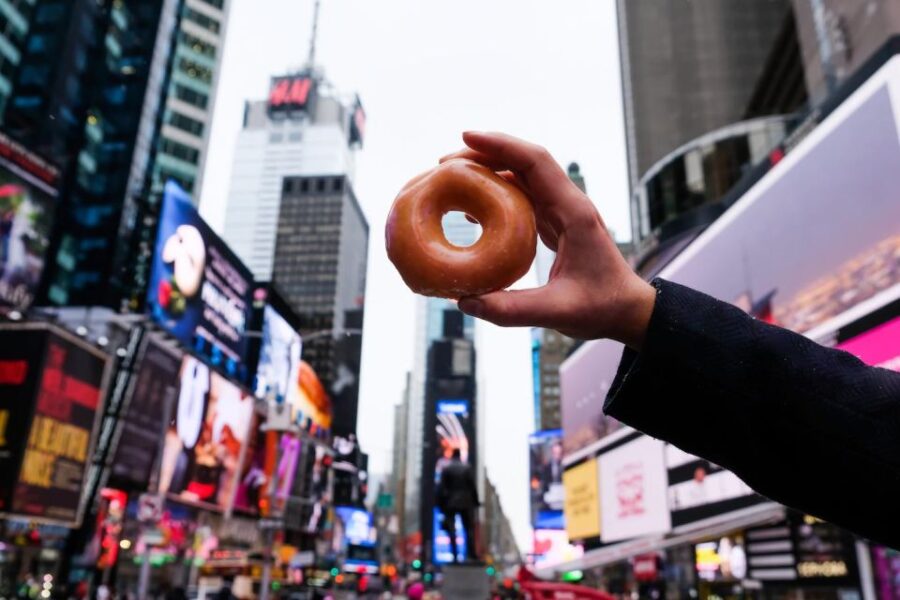 NYC: Times Square Holiday Donut and Hot Chocolate Adventure - Tour Overview