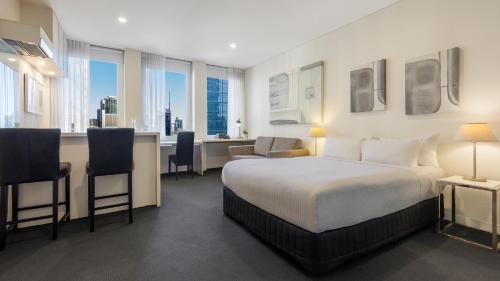 Oaks Melbourne on Collins Suites Review - Property Overview