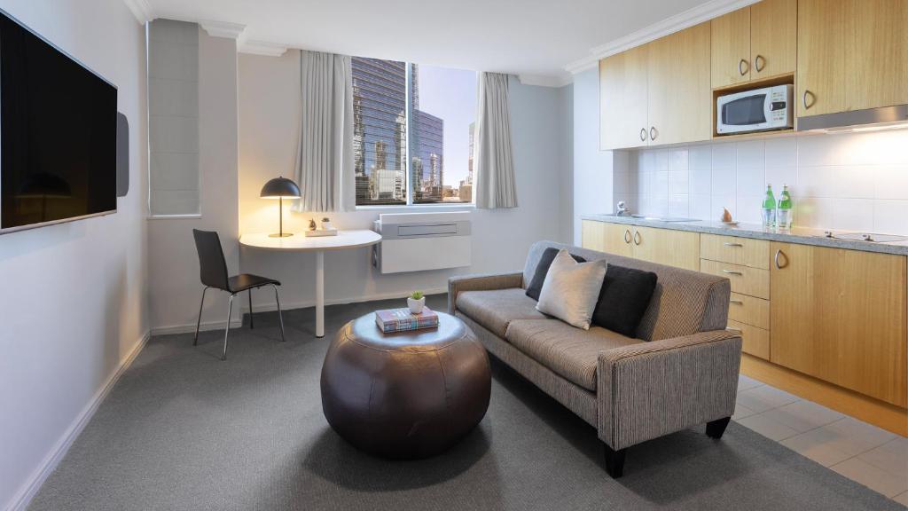 Oaks Perth Hotel - Accommodation Offerings and Amenities