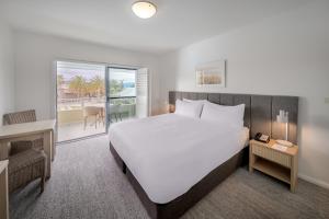 Oaks Port Stephens Pacific Blue Resort - Resort Overview and Location