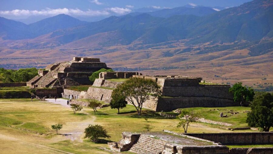 Oaxaca: Monte Alban and Historic Villages Full-Day Tour