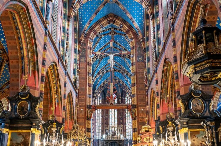 Old Town Short Guided Walk With Entry to St. Marys Basilica