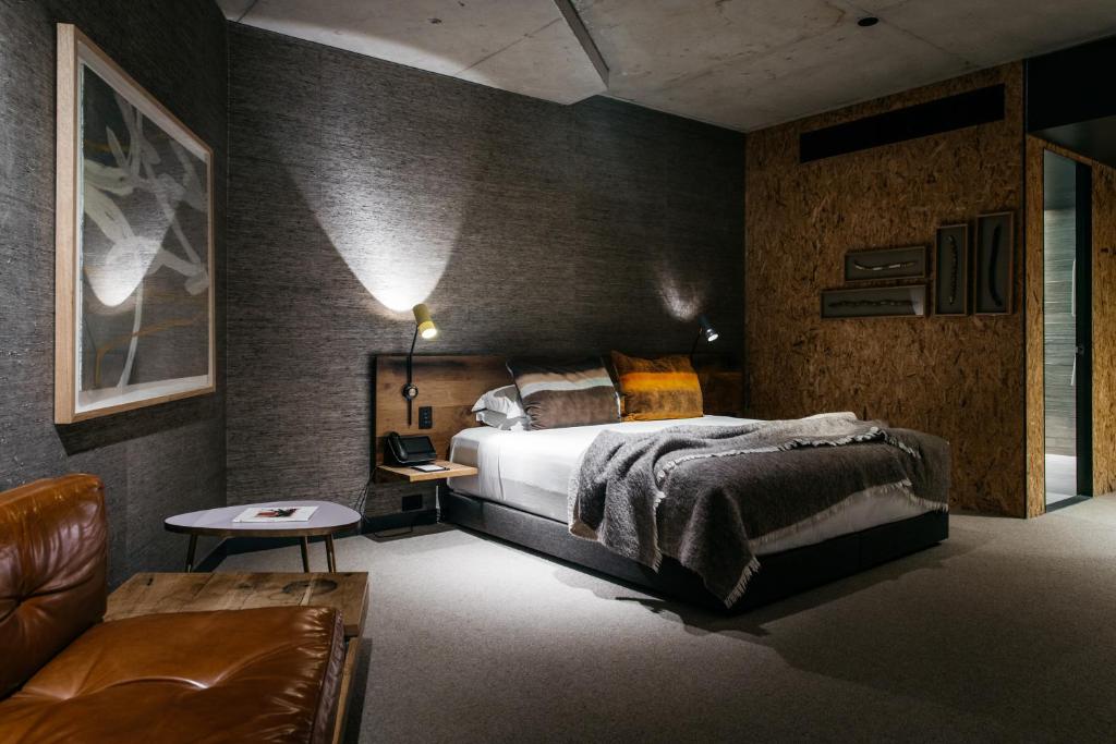 Ovolo Nishi Review
