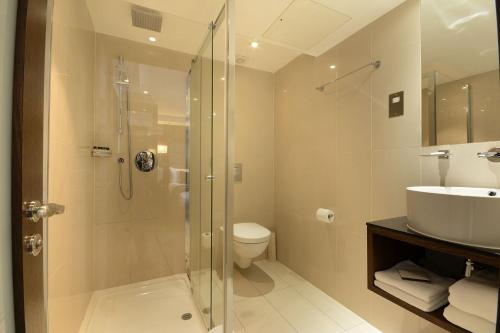 Park Grand London Kensington - Hotel Location and Nearby Attractions